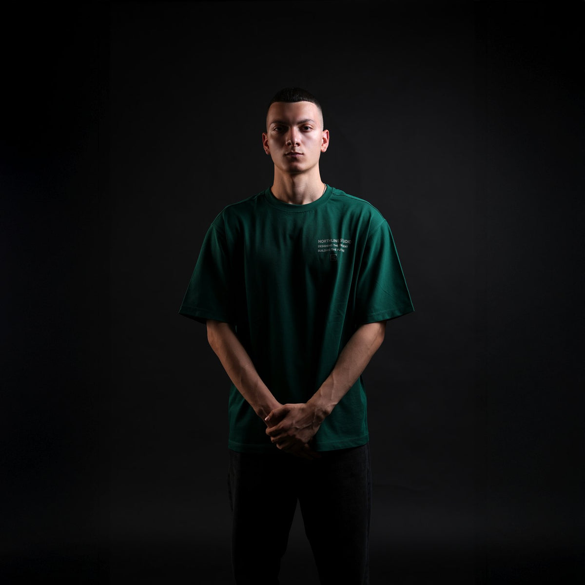 Northline Restructured Thinking Tee green, front detail